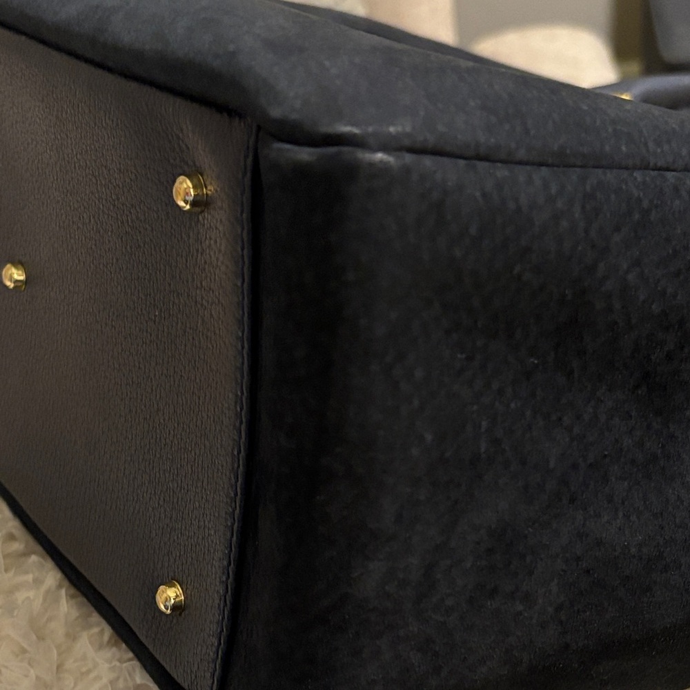 GUCCI VINTAGE Suede Handbag w/COA and Dustbag! - Picture 8 of 16